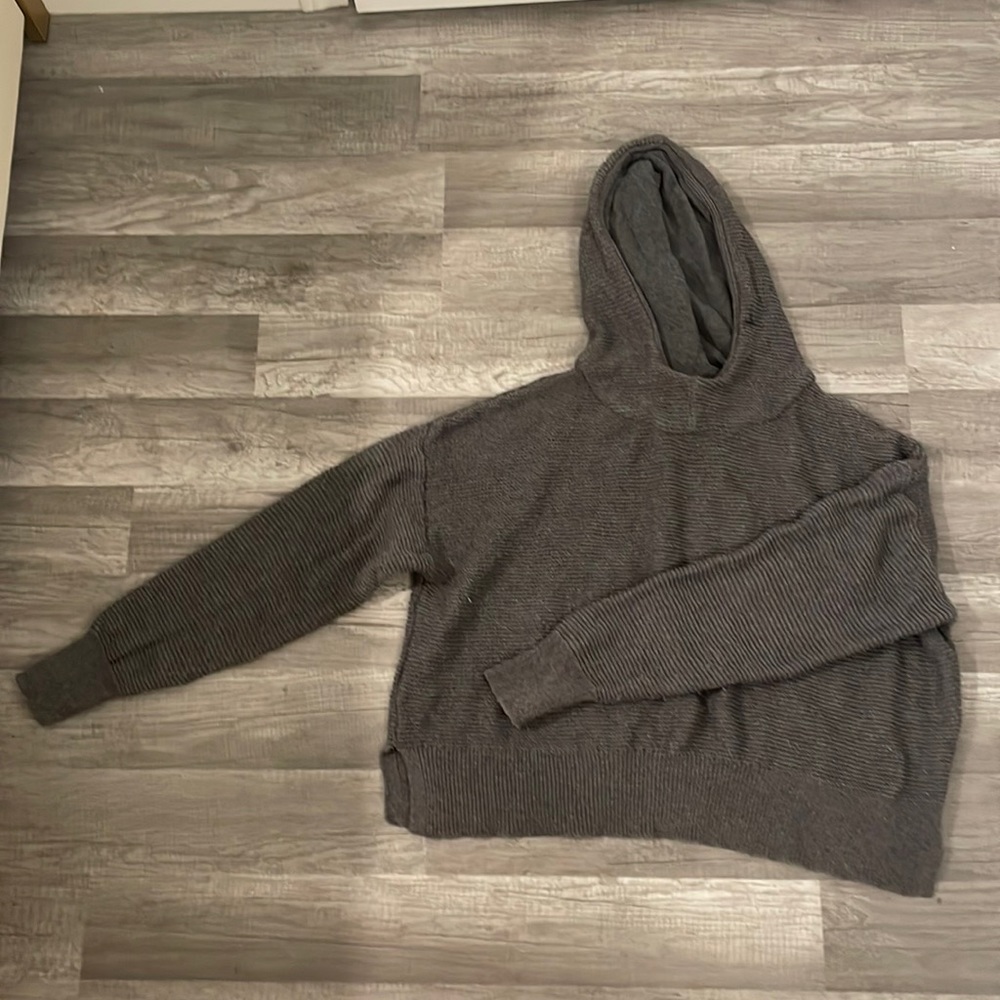 knitwear top/ crop top, grey with hood